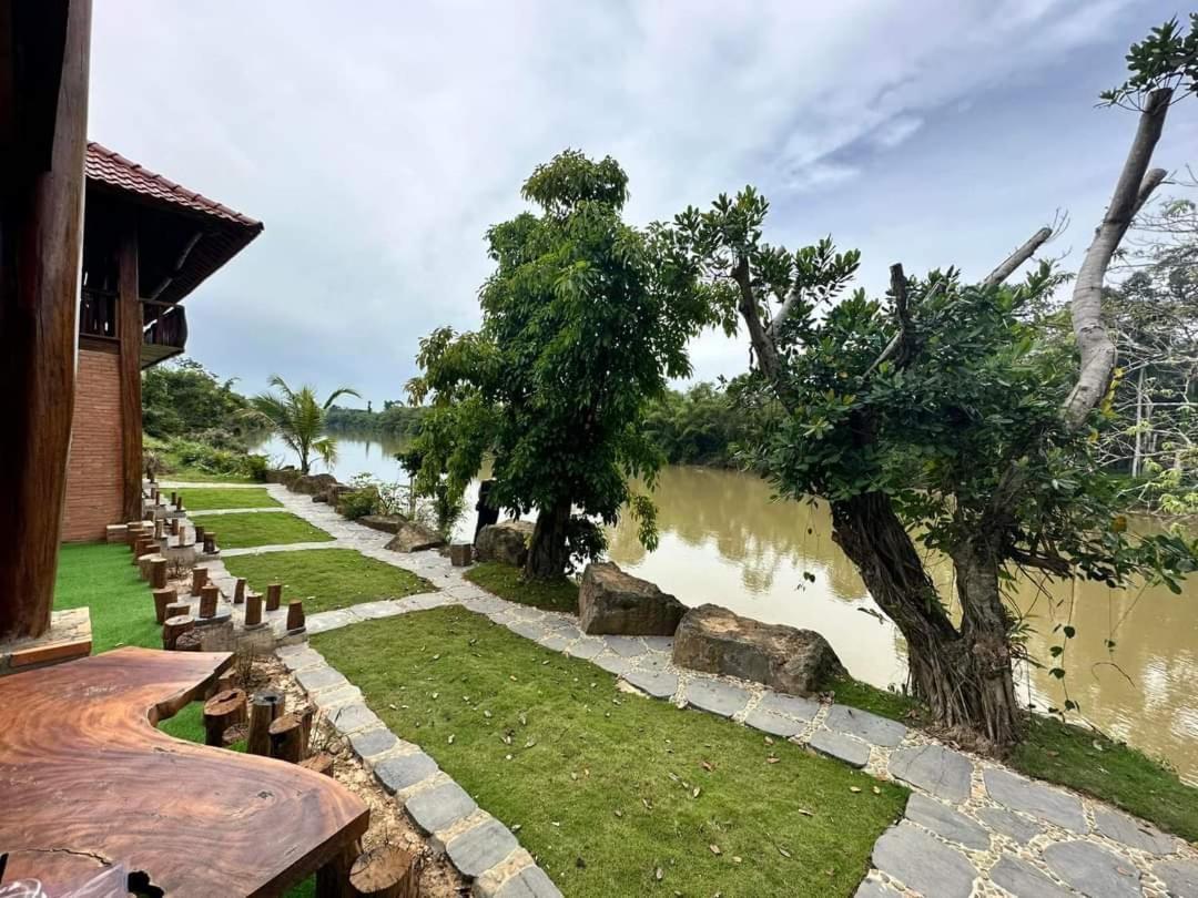 Floor River View Cat Tien Exterior photo
