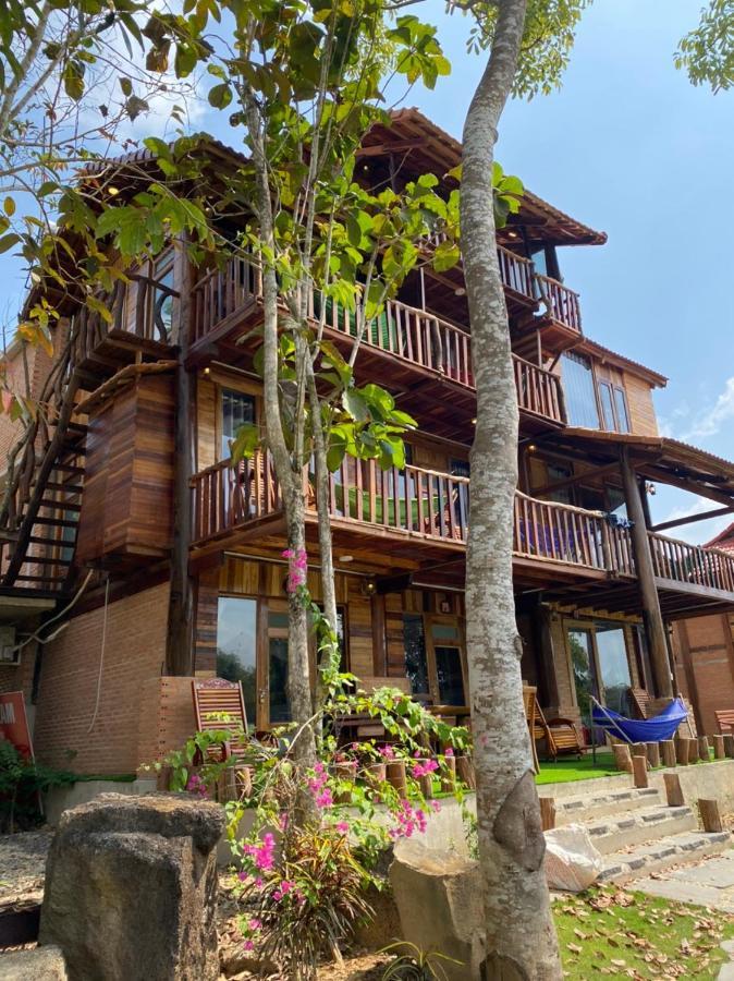 Floor River View Cat Tien Exterior photo